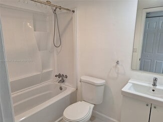 9480 Poinciana Place Unit 404, Davie, FL 33324