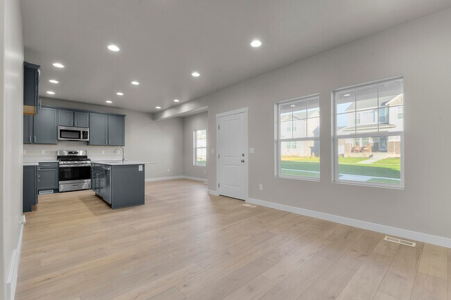 6764 N Star Lake Dr, Eagle Mountain, UT 84005 - photo 6