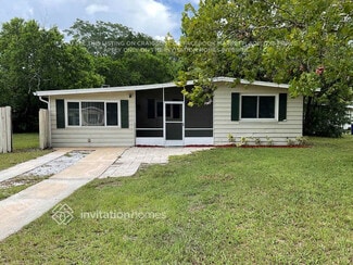 1125 Dogwood Ave, Tampa, FL 33613