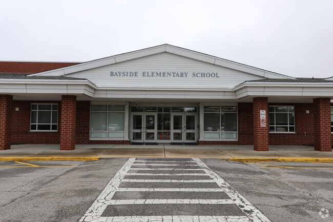 Bayside Elementary School has dedicated staff and teachers.