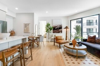 10310 Santa Monica Blvd, Los Angeles, CA 90025