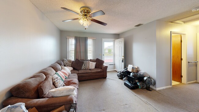 1432 Thousand Roses Dr S, Lake Wales, FL 33853 - photo 2