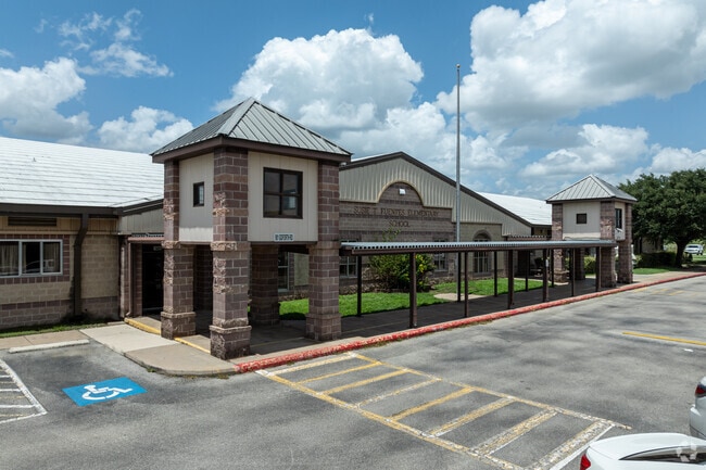 Susie Fuentes Elementary School boasts a student-to-teacher ratio of 14 to 1.