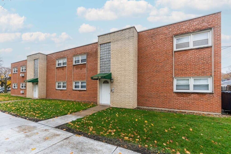 6151 W Thorndale Ave unit 2, Chicago, IL 60646 - photo 1