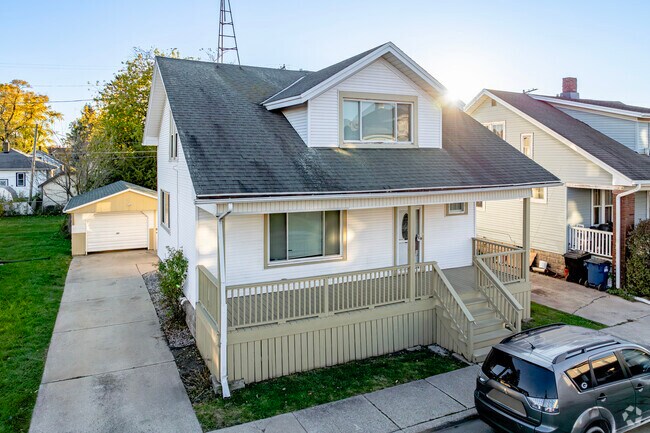 Many of the Craftsman bungalows in Slausondale feature covered porches.