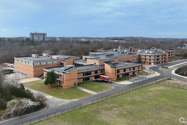 Salem High School hosts students from 9th through 12th grade.