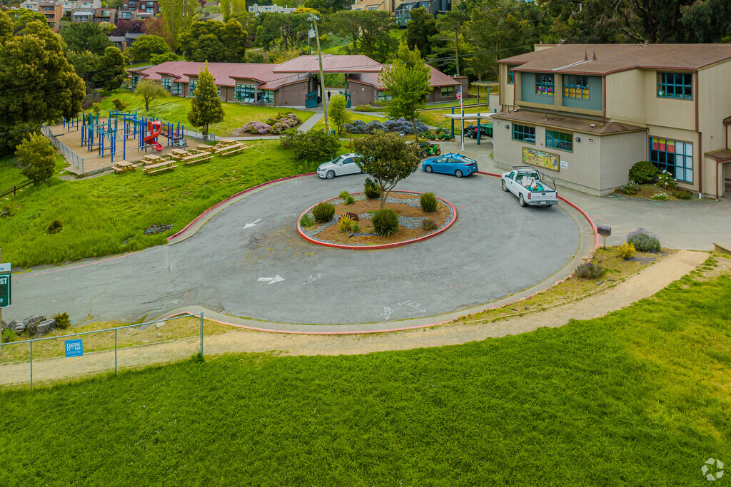 MLK Jr. Elementary Roundabout Welcomes Guests in Sausalito