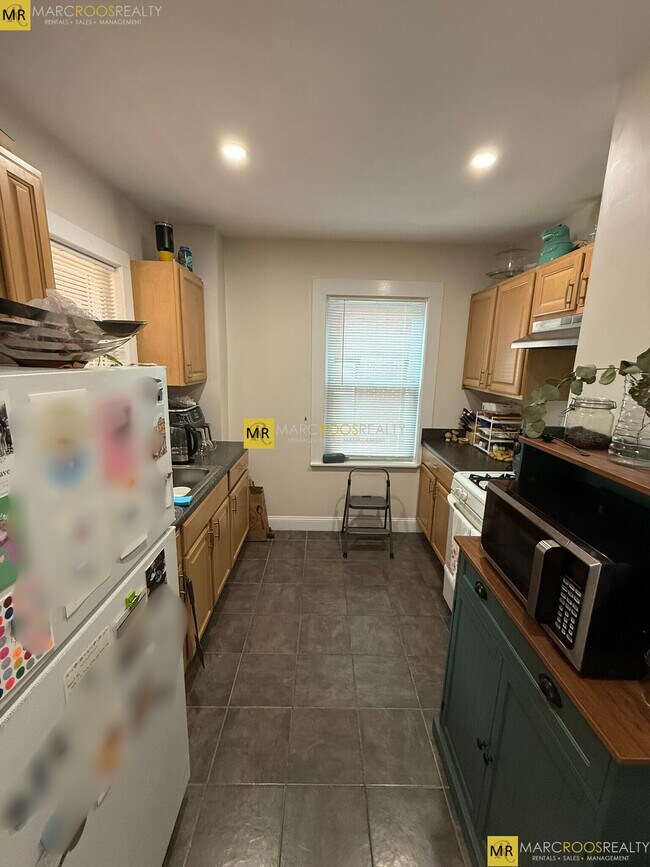 399 Broadway unit 5, Somerville, MA 02145 - photo 2