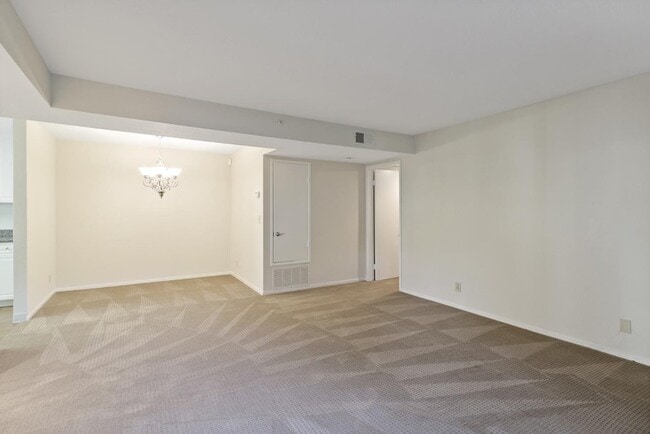 520 Canyon Oaks Dr unit A, Oakland, CA 94605 - photo 5