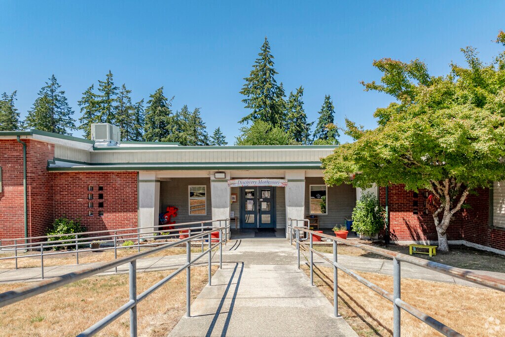 Discovery Montessori School