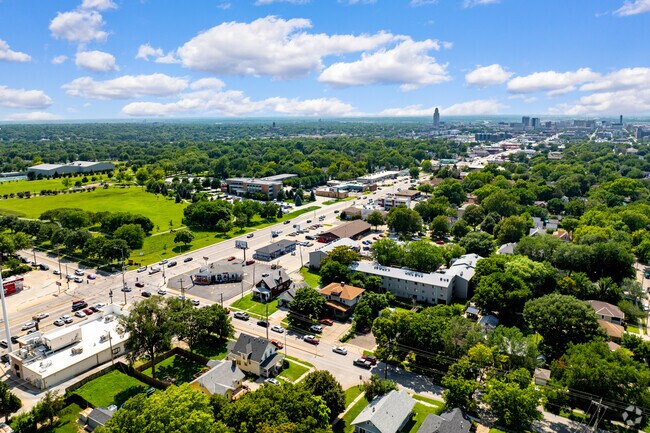 Downtown Lincoln is just a short drive from Hartley.