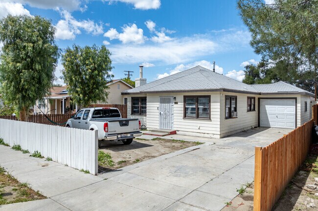 Many homes in Weston Park have been fully remodeled or updated.
