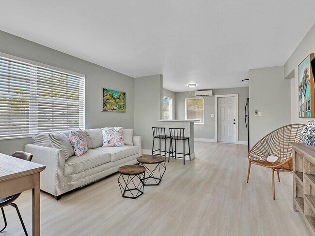 318-320-320 Walnut St unit ID1239414P, Hollywood, FL 33019 - photo 3