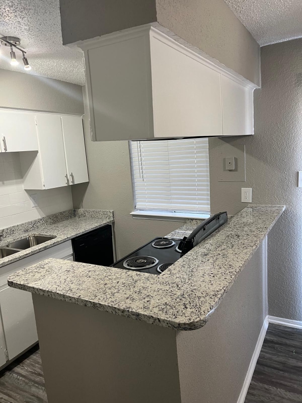 3203 W Walnut Hill Ln unit 2, Irving, TX 75038 - photo 2