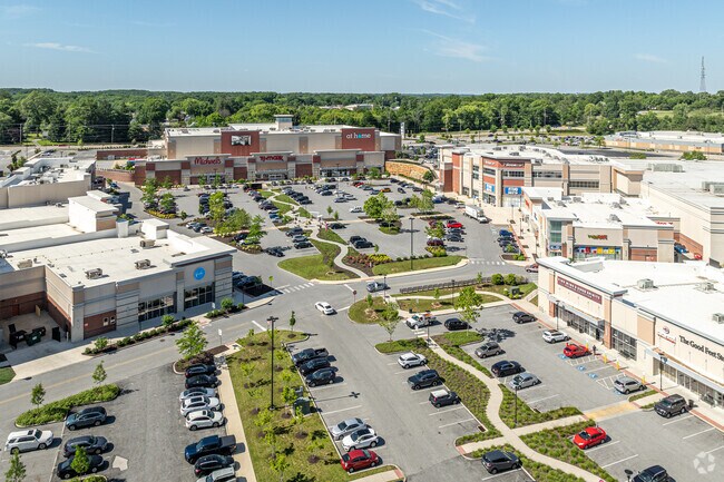 The Promenade at Granite Run is the site of many shopping and dining options for Lima folks.