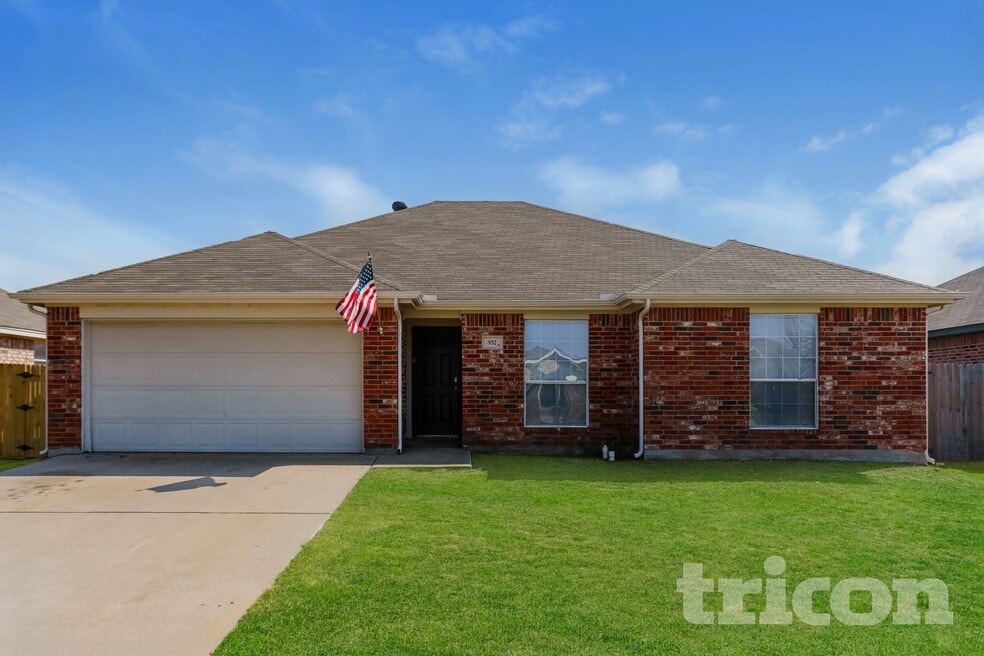 932 Crowder Dr, Crowley, TX 76036 - photo 1