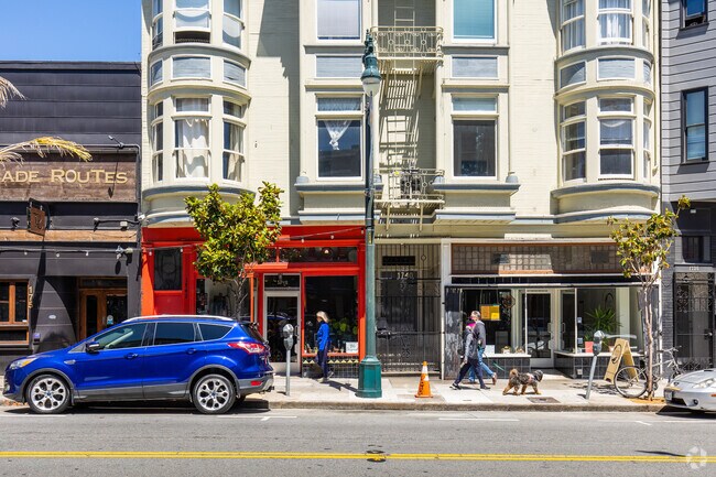 Nob Hill's residents have many options for dining and retail.