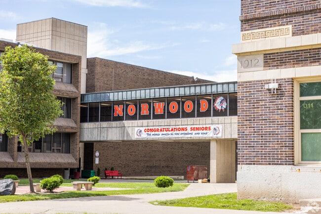 Norwood High School in Norwood received a B on their Overall Niche Grade.