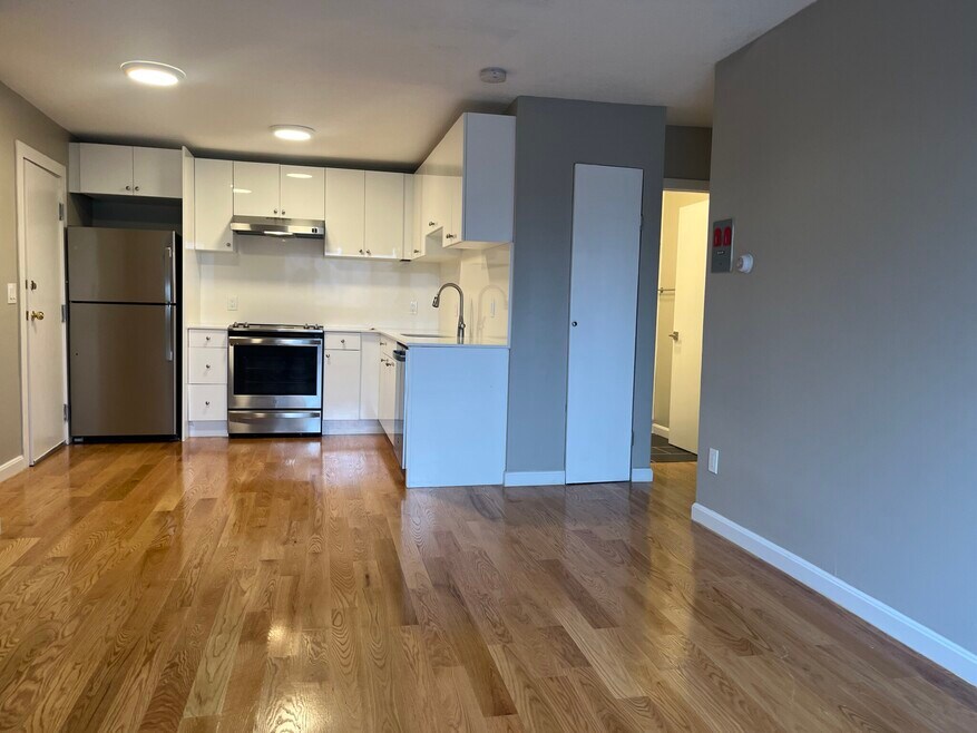 222 Parker Hill Ave unit T, Roxbury Crossing, MA 02120 - photo 1