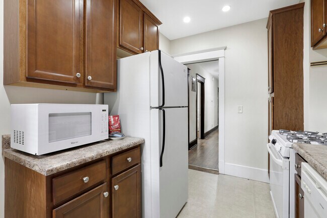 603 W Green St unit 2E, Urbana, IL 61801 - photo 7