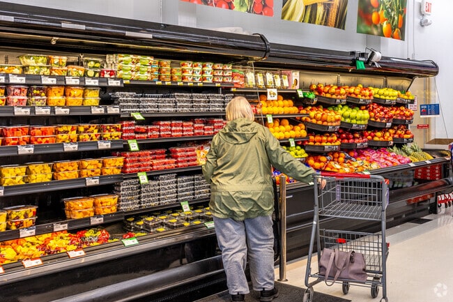 Carlisle & Avon Lake residents can shop for groceries at Fareway.