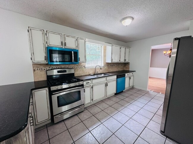 1900 Rocksram Dr, Buford, GA 30519 - photo 3