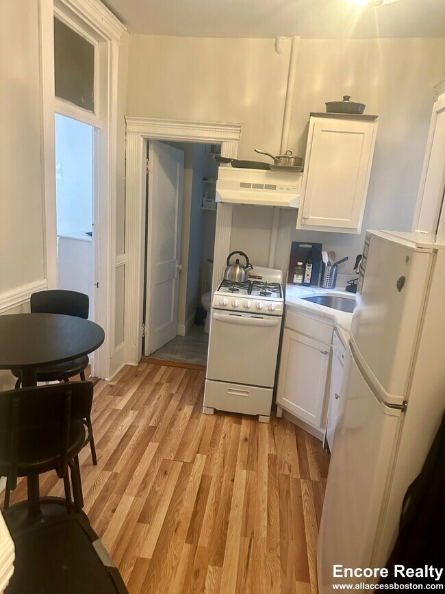 38 Hemenway St unit 25, Boston, MA 02115 - photo 3