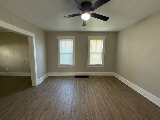 6130 Beniteau St, Detroit, MI 48213 - photo 2