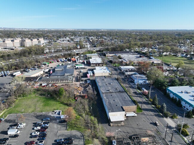 Kenilworth does have an area which is primarily commercial that houses the Parkway.