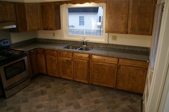 619 Hepburn St, Milton, PA 17847 - photo 4