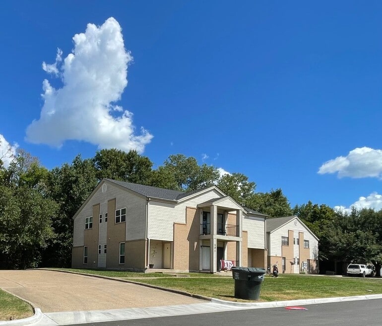 201 Winter Park, College Station, TX 77840 - photo 1