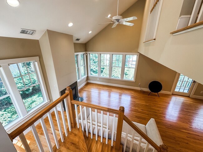 15 York Place unit 5, Cambridge, MA 02141 - photo 3