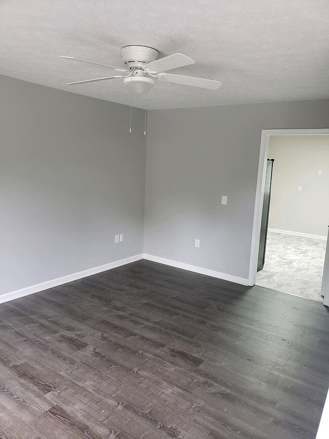 Clifton Knolls, Staunton, VA 24401 - photo 3