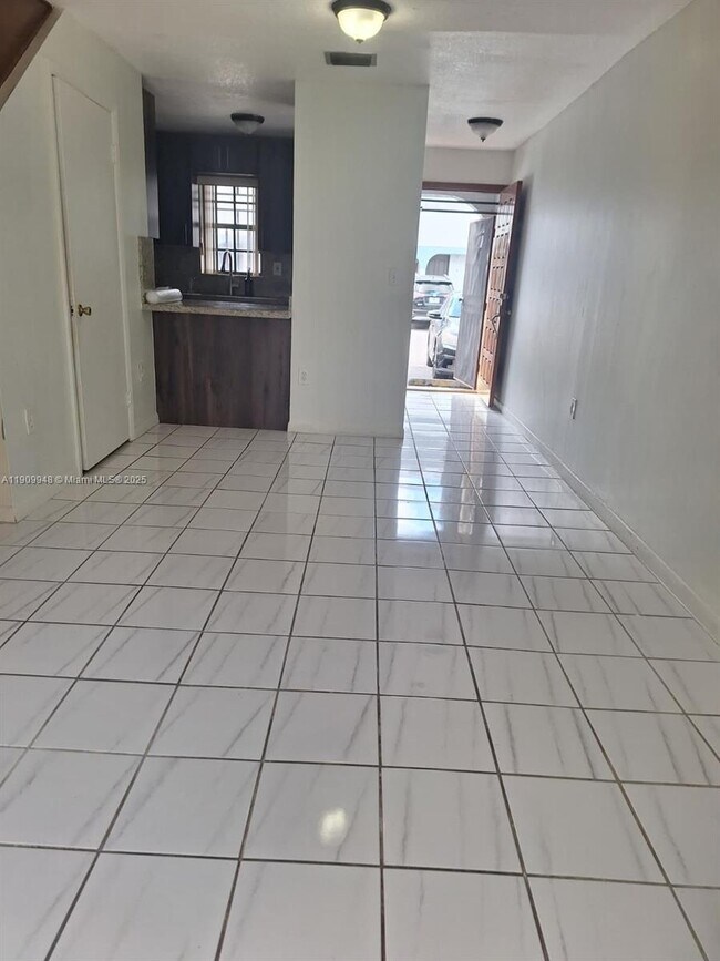 11781 SW 18th St, Miami, FL 33175 - photo 4