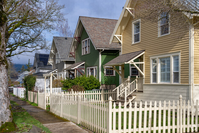 A variety of early 20th century homes are walking distance to historic downtown Newberg.