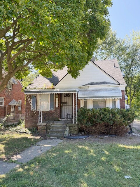 16426 Manning St, Detroit, MI 48205