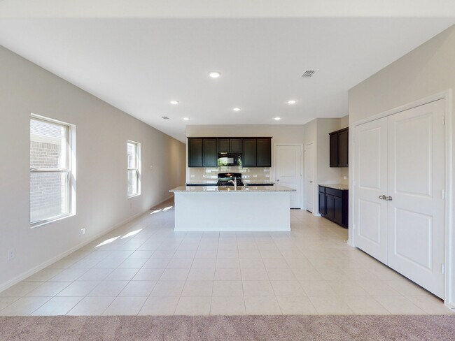 8024 Butterfield Dr unit 37163101, San Antonio, TX 78227 - photo 6