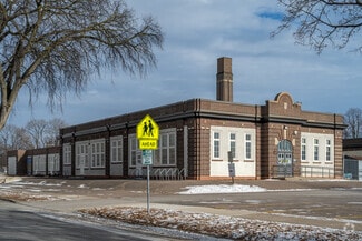 Hiawatha Community School