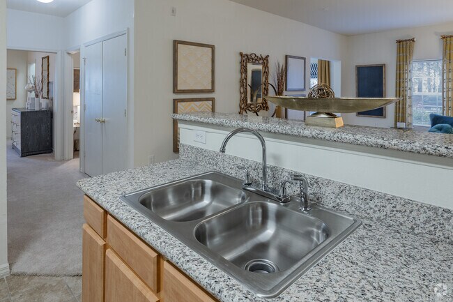 2BR, 2BA Sunroom - 1,035SF - Kitchen Island