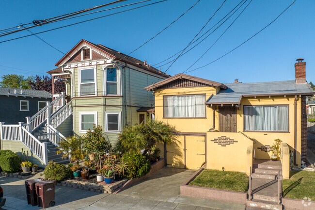 Many different homestyles in Bushrod are right next to each other.