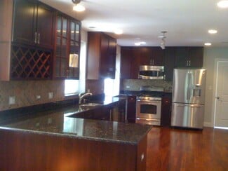 2539 W Lunt Ave Unit 1st floor, Chicago, IL 60645