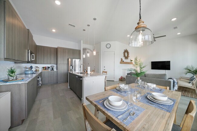 Shoreline on Lake Conroe unit 404, Montgomery, TX 77356 - photo 7