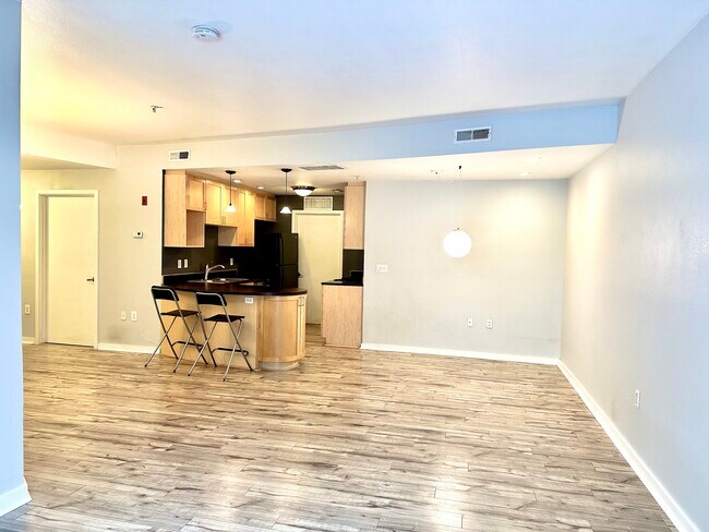 327 NW Park Ave unit 1C, Portland, OR 97209 - photo 3