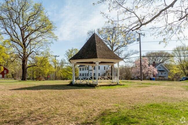 The Scotland Town Green is a small park in the center of the neighborhood with a gazebo and stone benches.