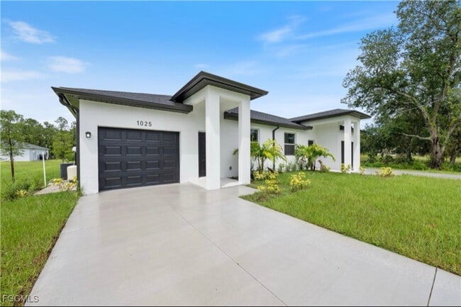 1025 Meadow Rd, Lehigh Acres, FL 33973 - photo 4