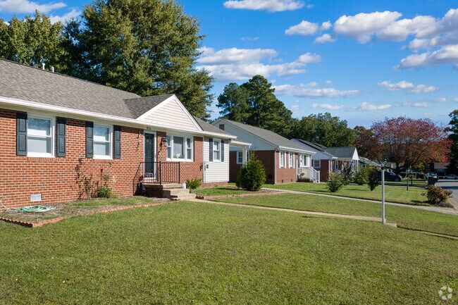 Brick Ranch homes on pretty lots make up the Deerbourne neighborhood.