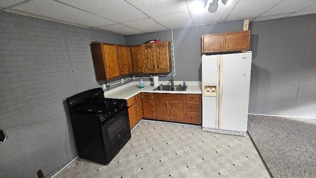 361 Fort St unit C, Nelsonville, OH 45764 - photo 3