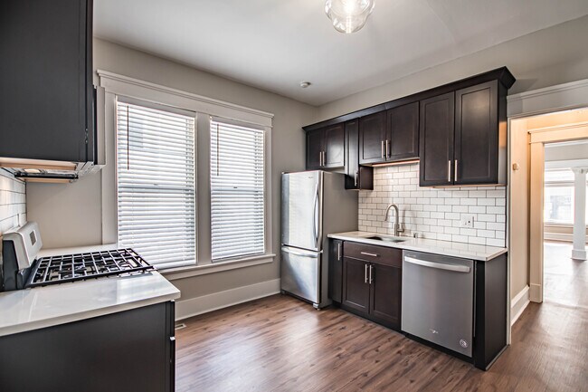 1028 E Pearson St unit 1030, Milwaukee, WI 53202 - photo 6