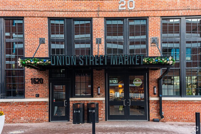 Union Street Market is a must go for locals for some quality shopping and food experience.