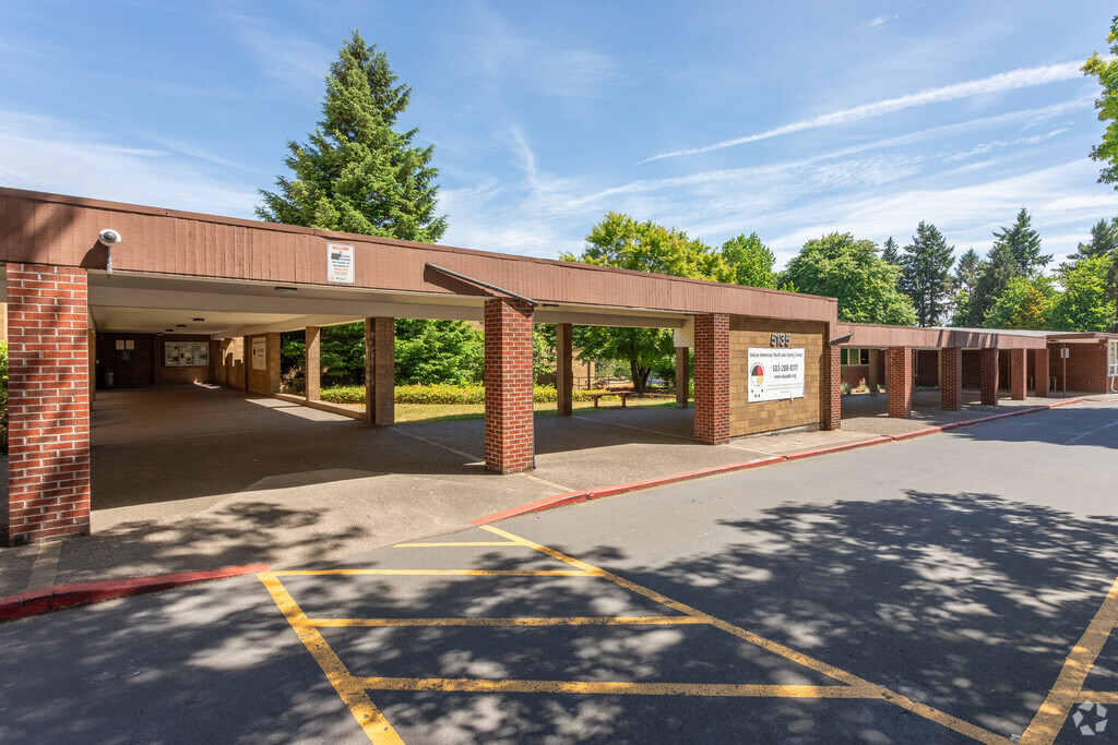 Naya Early College Academy covered entrance and walkway.
